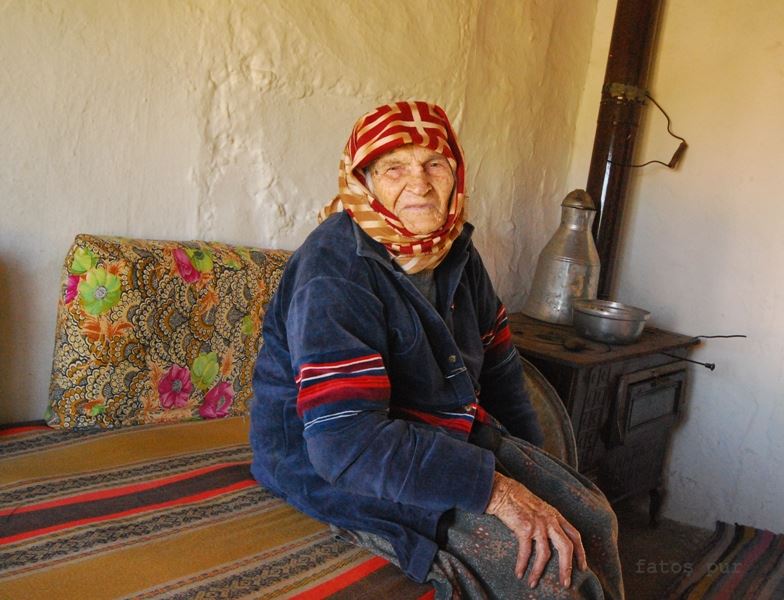 104 Yaşındaki Fatma Nine