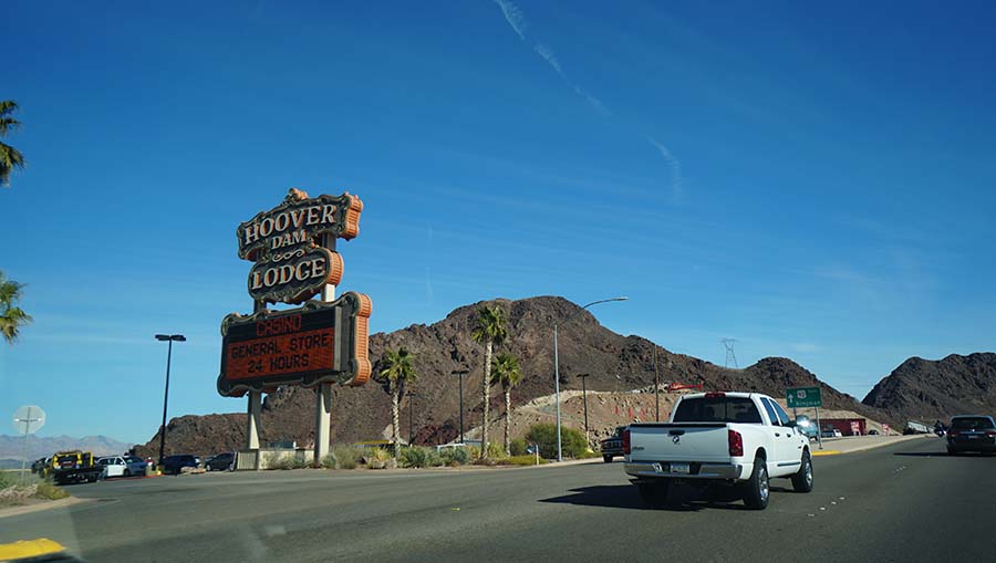 Hoover Dam Bir Yani Nevada Digeri Arizona Olan Dev Baraj Morvaliz