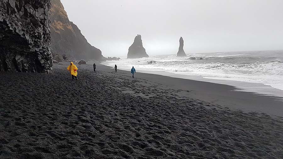 Izlanda Nin Guney Sahilleri Ve Simsiyah Lav Plajlari Reynisfjara Ve Dyrholaey Morvaliz