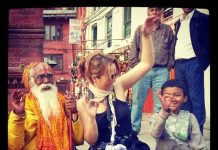 Holi Festivali ve Nepalika