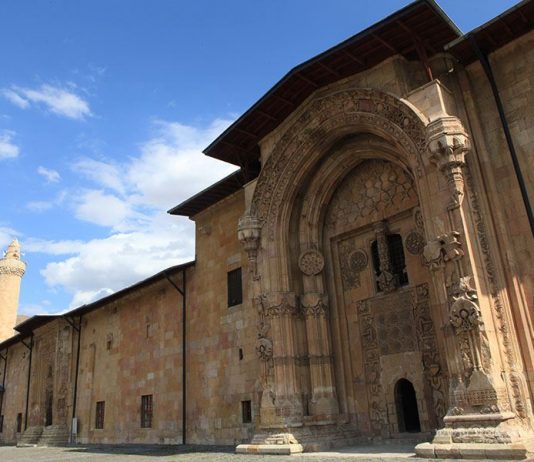 Sabah Tatil: Anadolu’nun El Hamra’sı ‘Divriği Ulu Cami’