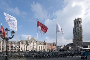 Brugge Grote markt ve Berfy kulesi