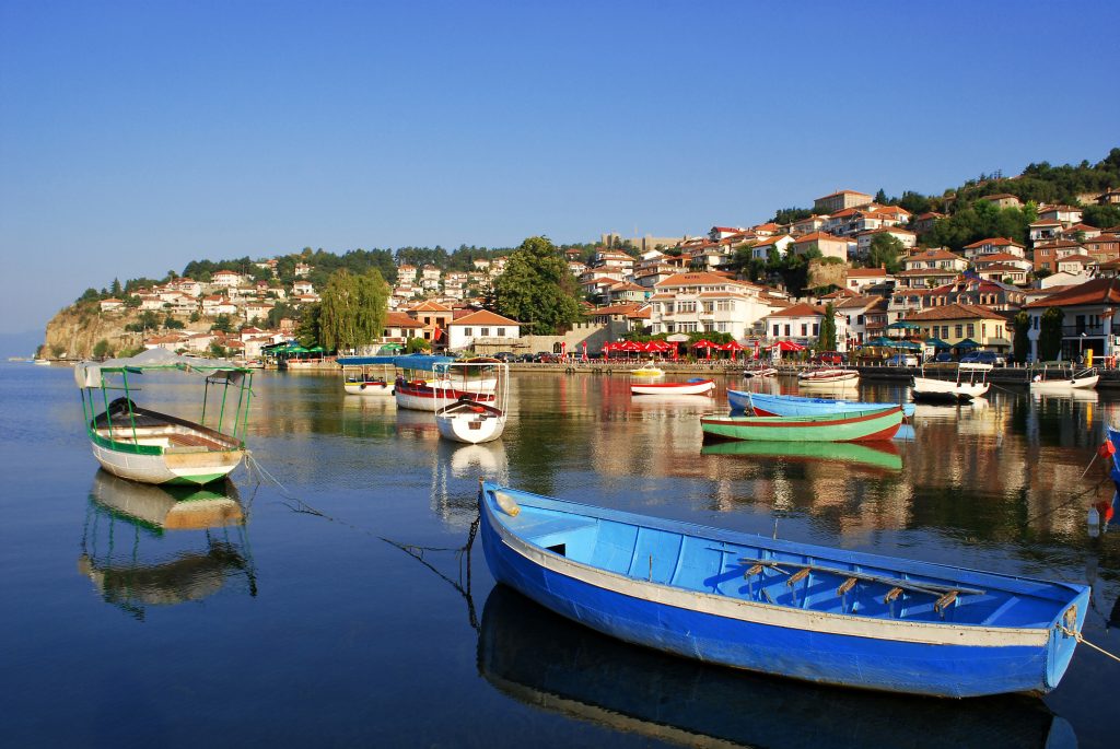 gol-ve-sehir-manzarsi-ohrid