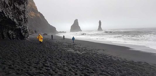 İzlanda’nın Güney Sahilleri ve Simsiyah Lav Plajları Reynisfjara ve Dyrholaey