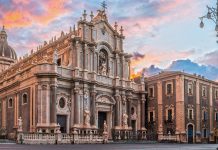 Sicilya ve Kara Şehir Katanya