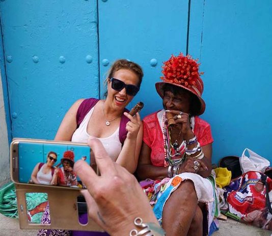 Küba Demek Şeker Kamışı, Kahve, Puro ve Rom Demek