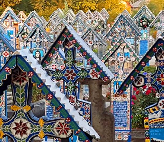 Mezarlığın En Neşeli Hali: Merry Cemetery (Cimitirul Vesel) – Neşeli Mezarlık