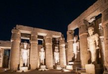 Luxor Tapınağı – Gecenin Işığında Bir Krallık Sahnesi